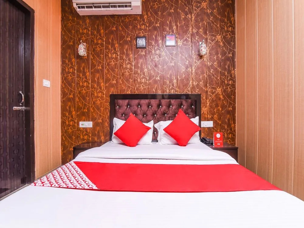 OYO 22691 Royale Park Inn