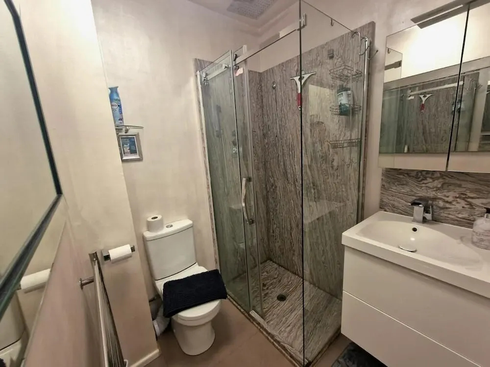 Apartment - Sleeps 4 - Balcony - Sea View