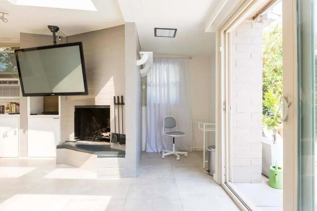 Oasis with pool and music studio by BENVENU