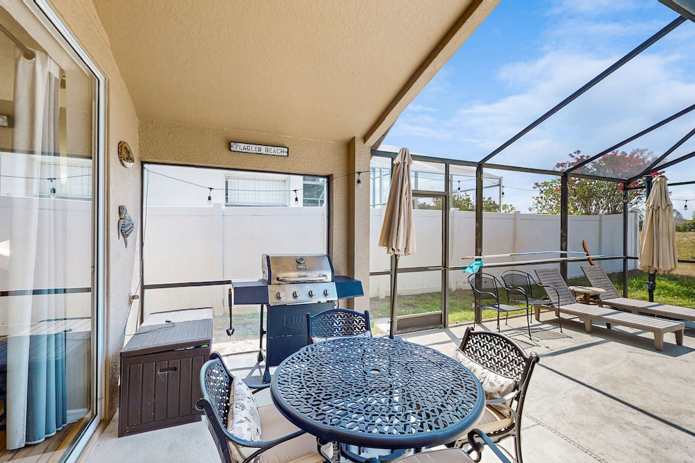 Big & Beautiful Home Close to Theme Parks W/fast Wifi, Private Patio & Pool + AC
