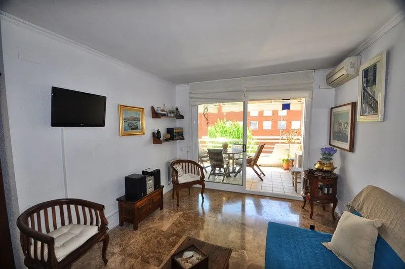 2BR Center & Swimming Pool