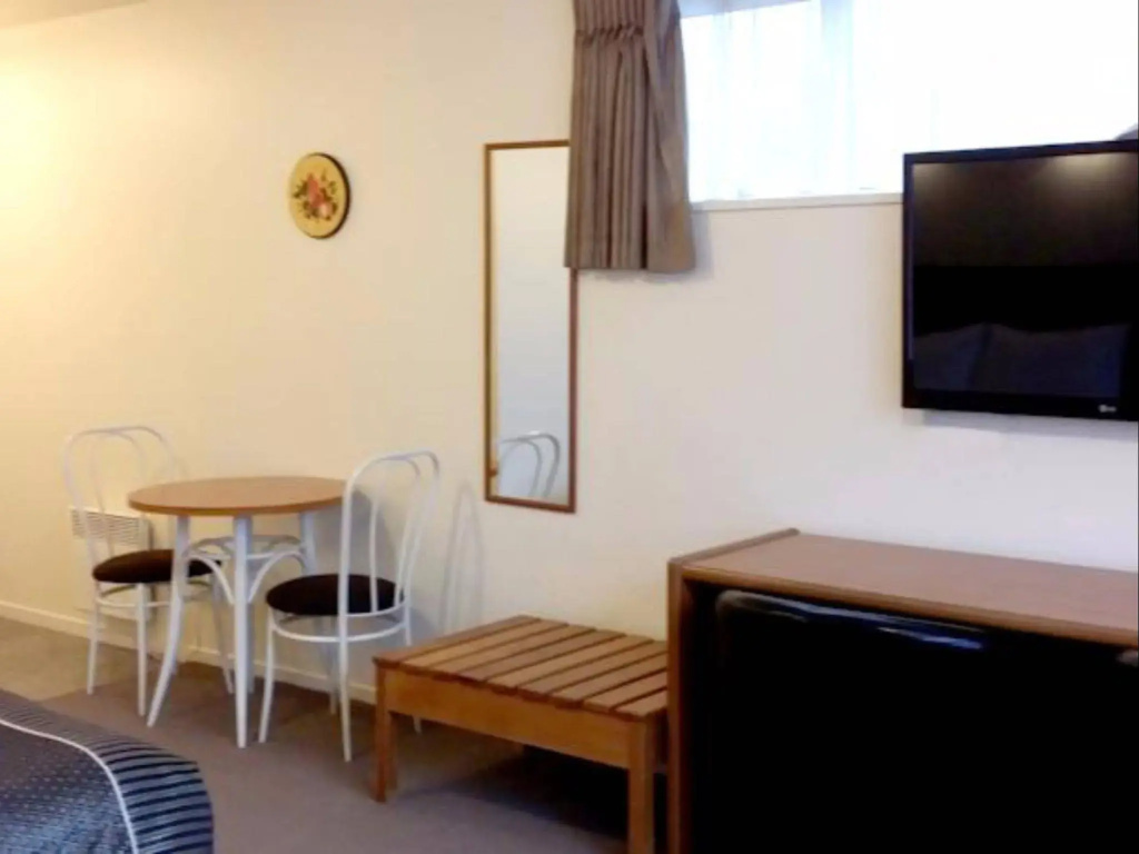 Rosewood Court Motel