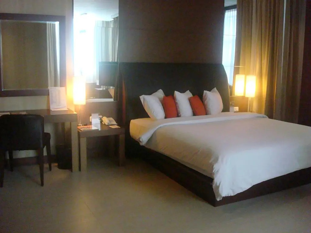 OYO 1729 I-shine Hotel