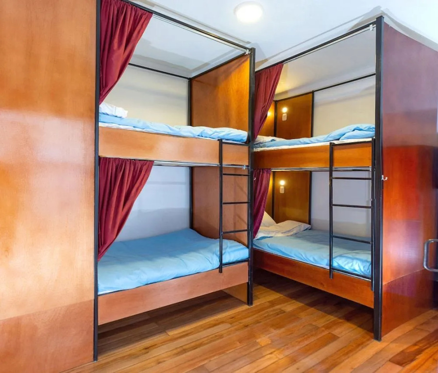 Granada Hostel