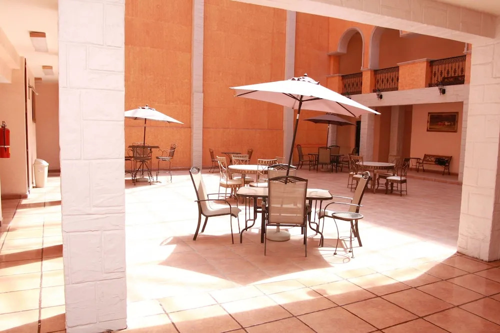 Hotel Genoves