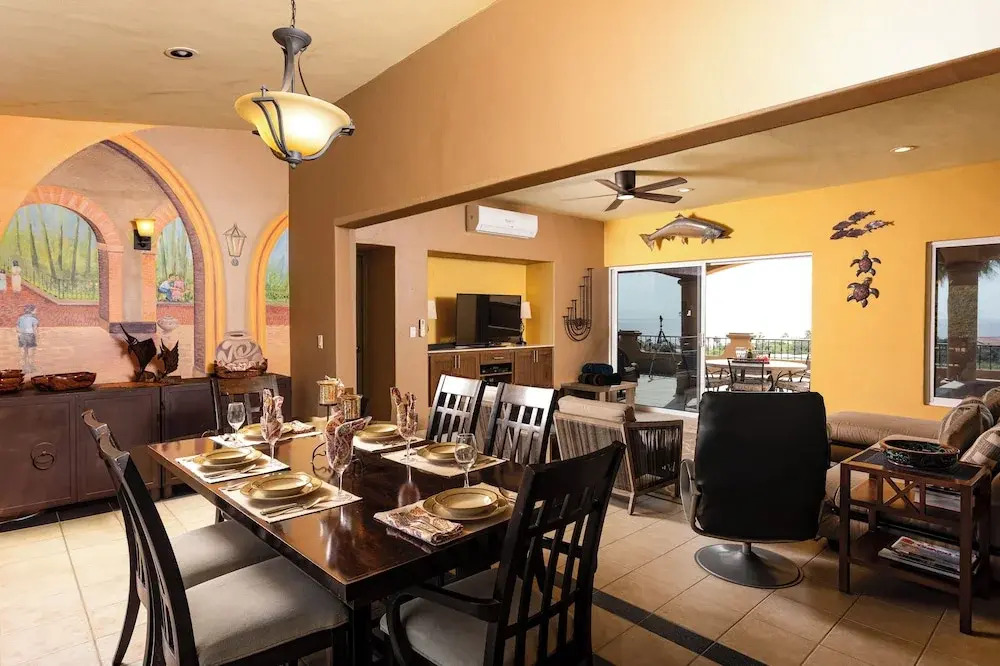 Steps to Sand: Ocean-view Cabo Home w/ Heated Pool