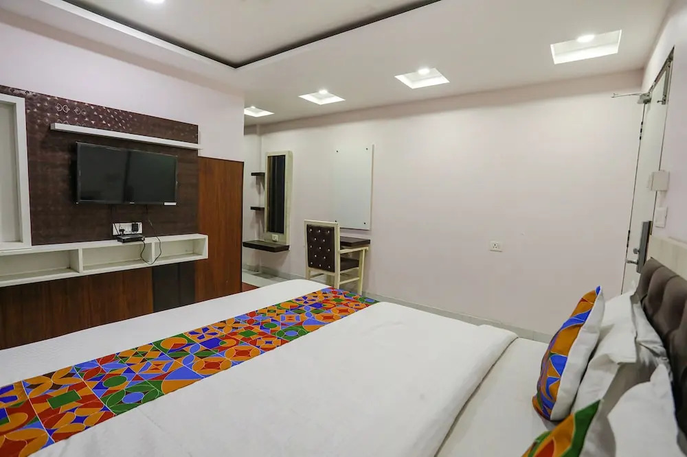 Fabhotel Leaf Paradise