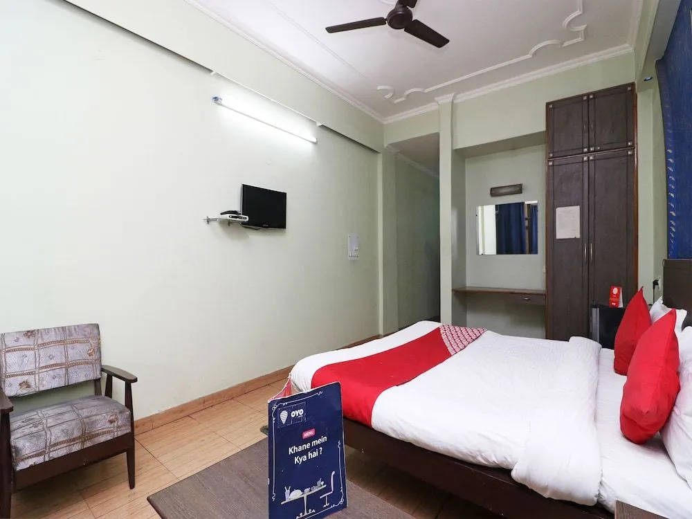 OYO 24788 Hotel Samrat