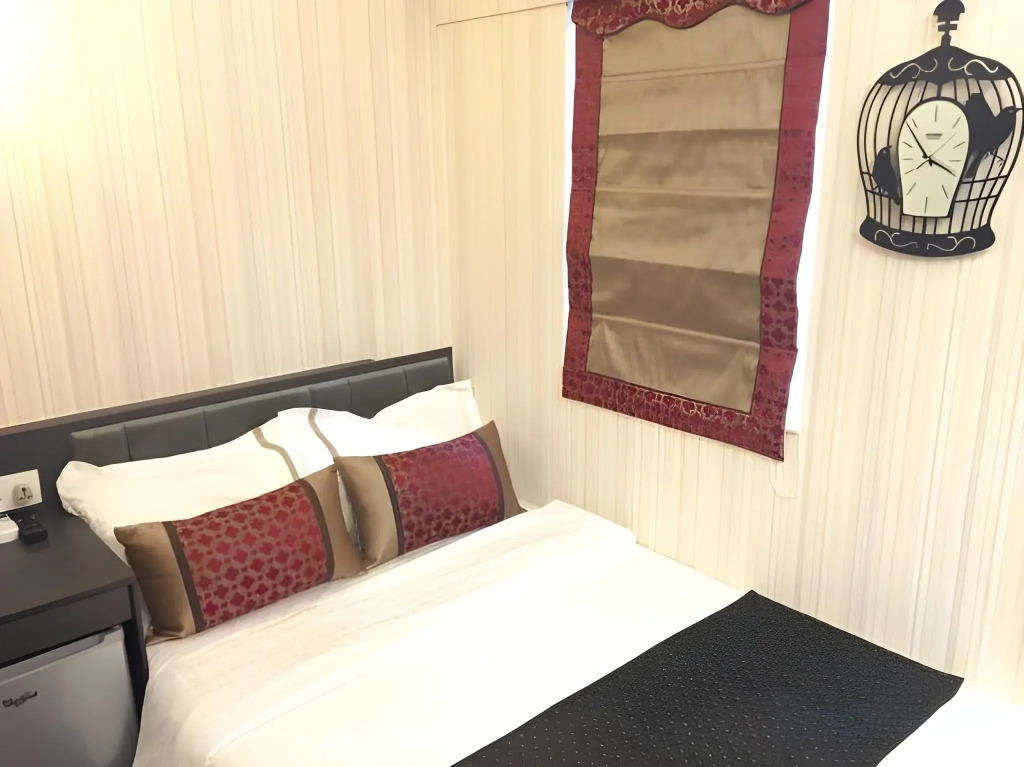 Seasons Hotel