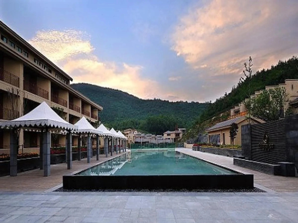 Tangshan Toyal Court A paradise