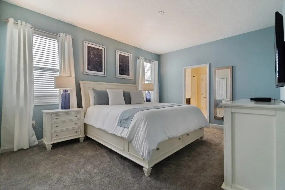 Champions Gate 1620 - Eight Bedroom Pool Home