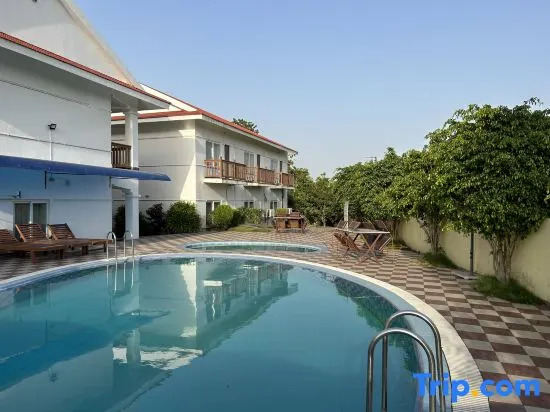 Hotel Earth Light, Chitwan National Park