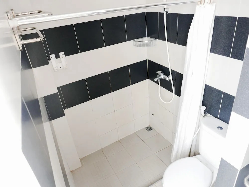 Retra's Hostel