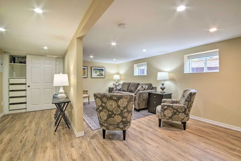 Cozy North Bend Getaway in Walkable Location!