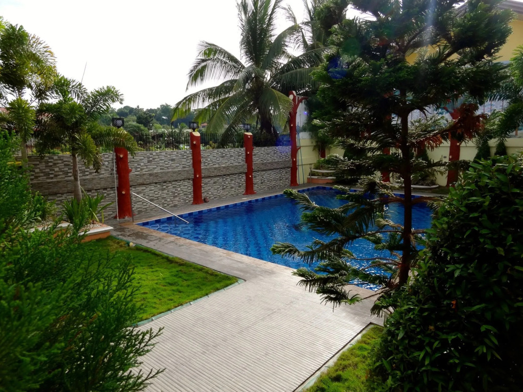 The Executive Villa Inn & Suites