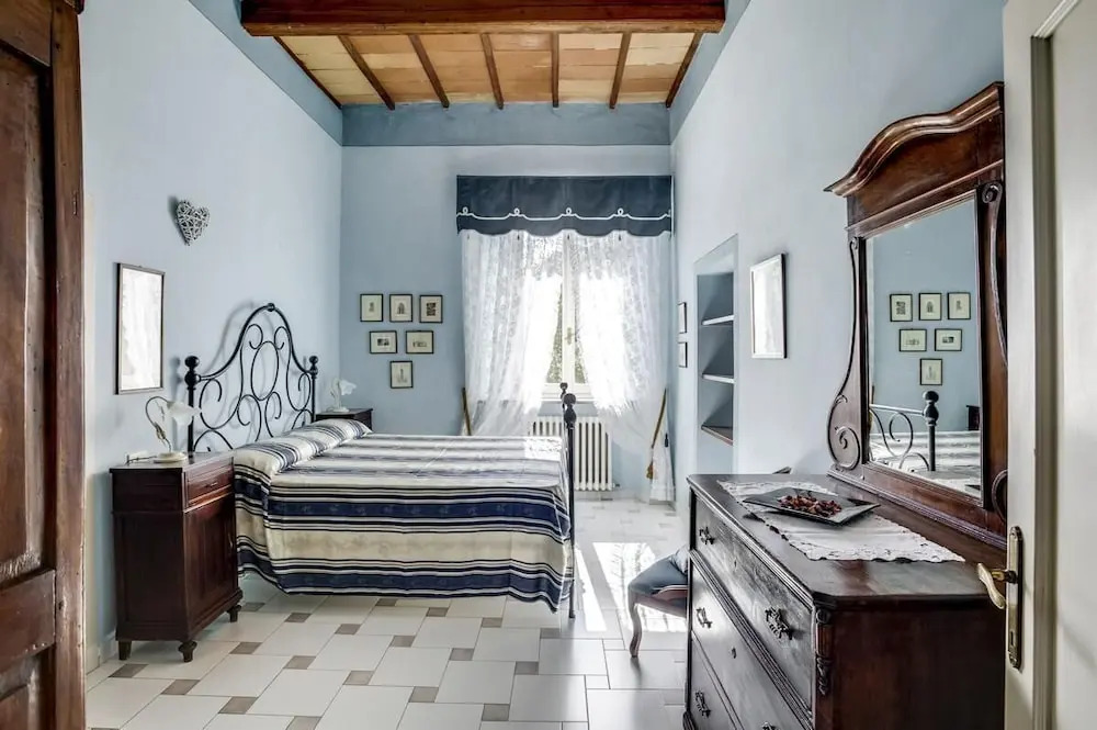 Elegant villa in the UNESCO Val dOrcia area of Tuscany