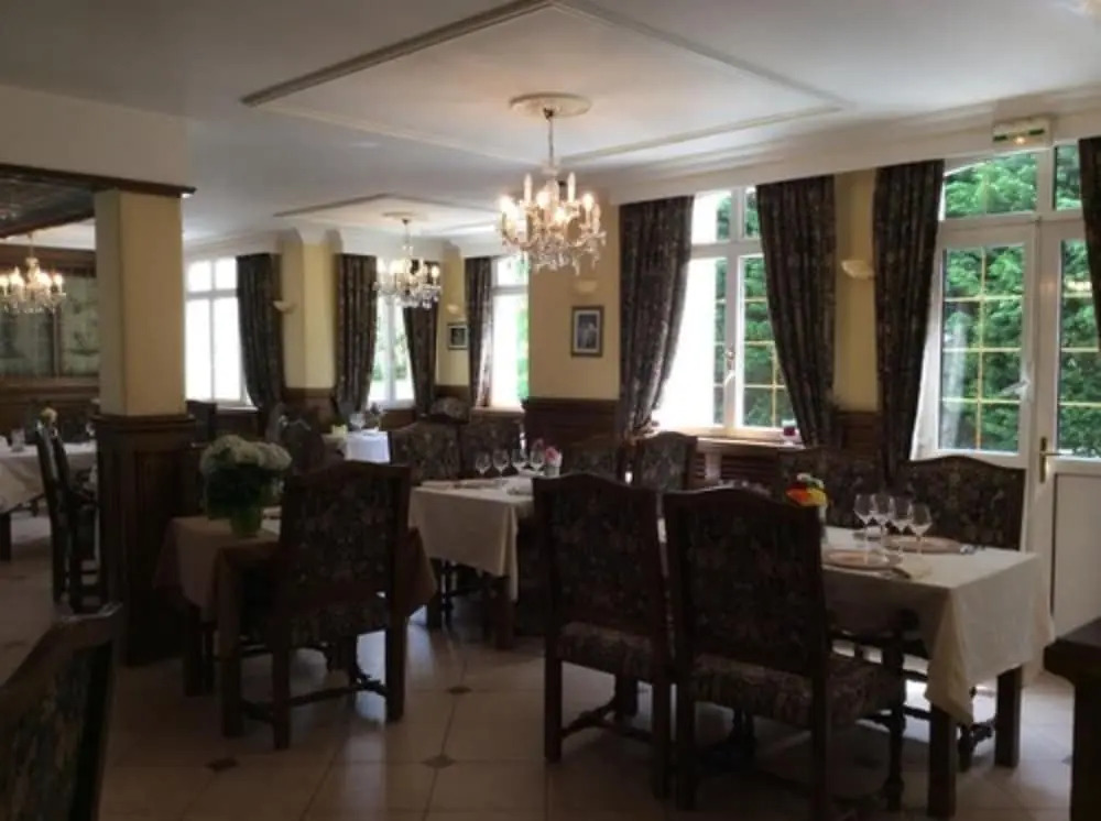 Logis Hôtel & Restaurant - Le Château Des Tourelles 3 étoiles