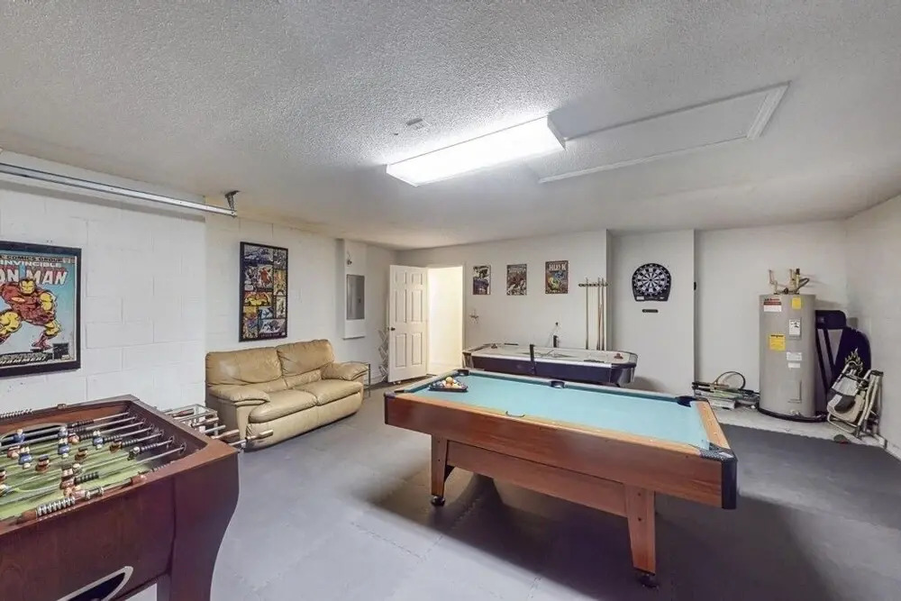 5 Bedroom Beautiful Pool Home! 5 Home by Redawning