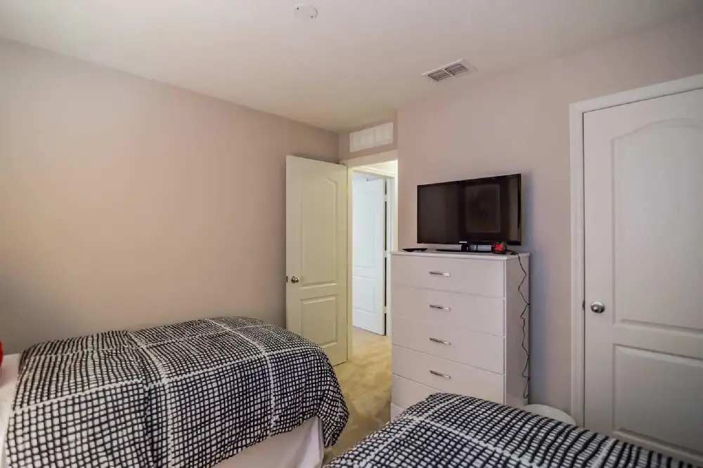 5133 Compass Bay
