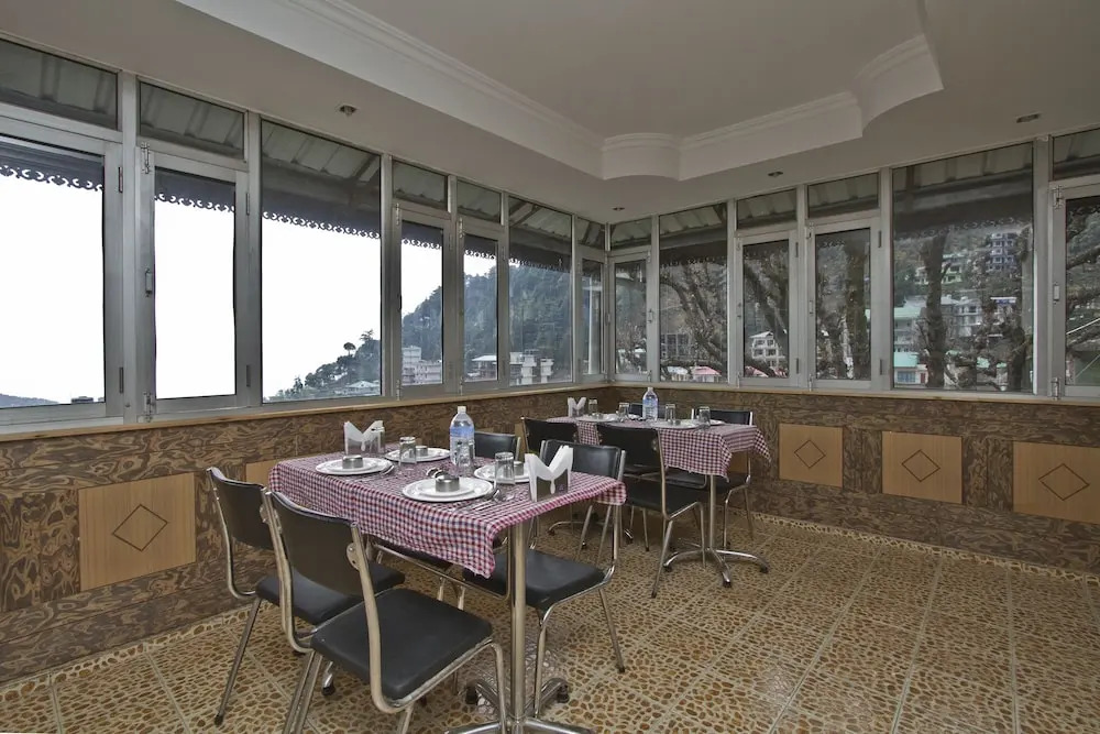 OYO 4605 Hotel Aakarsh