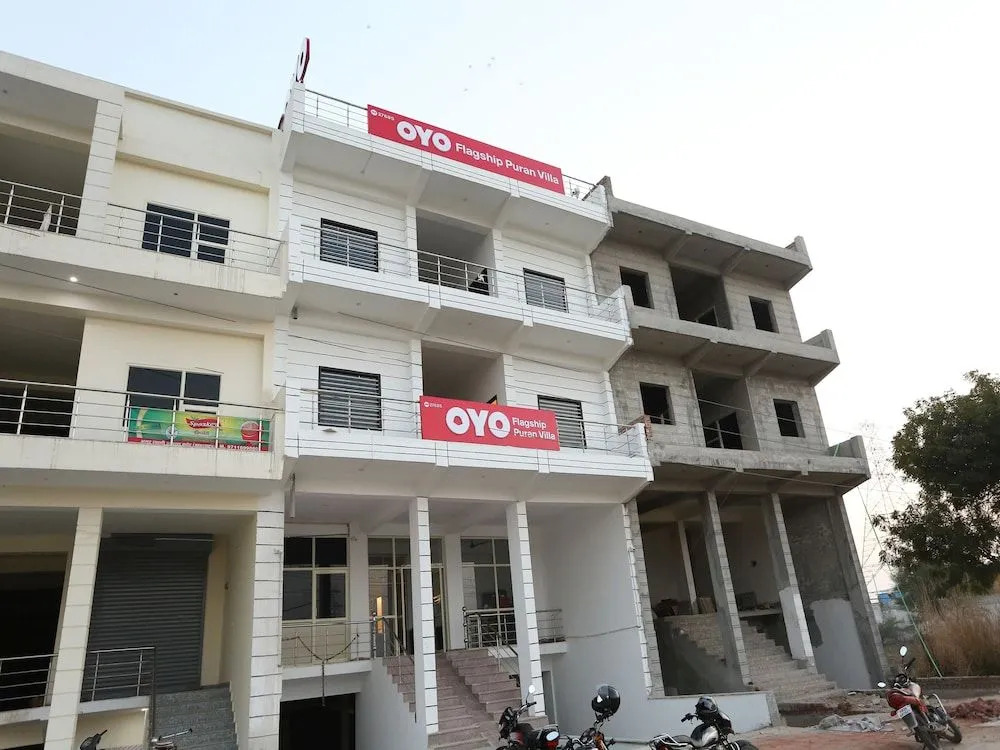 Oyo Flagship 27685 Sector 70