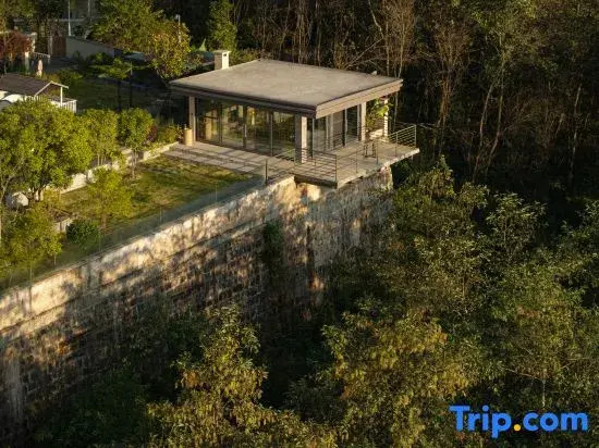 Wind Whispering Retreat • Mind-Body Rejuvenation •  Forest Villa  Hotel