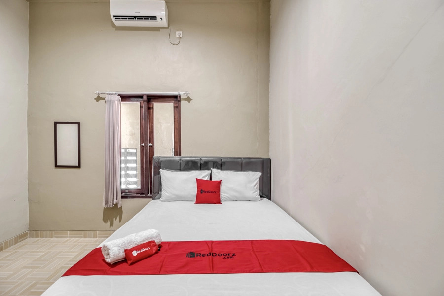 RedDoorz near AAU Adisucipto Yogyakarta