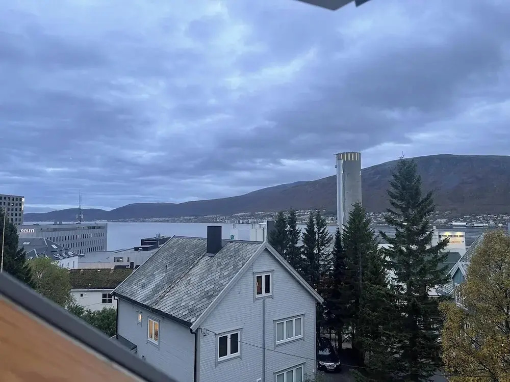 Arctic Skyview Retreat in Tromso - With Parking