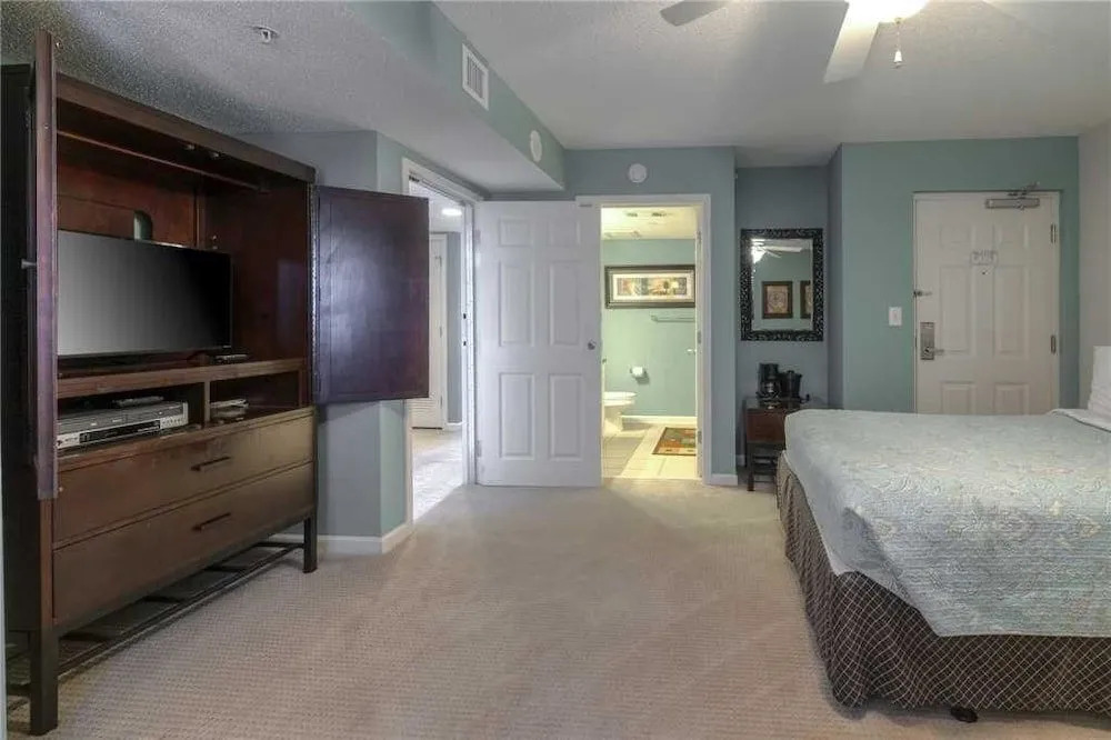 Yacht Clubs #1-801B - 2 Br Condo