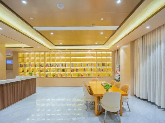 Qinlu Hotel (Nanchang West Railway Station International Expo City)