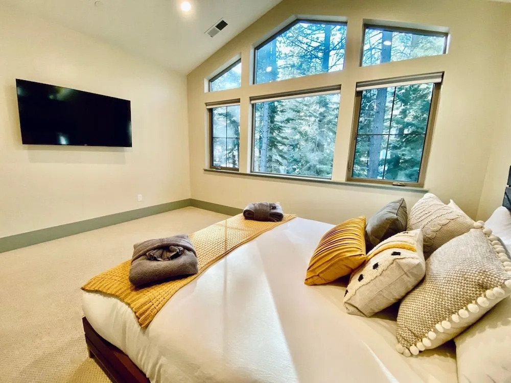 White Tahoe Cottage