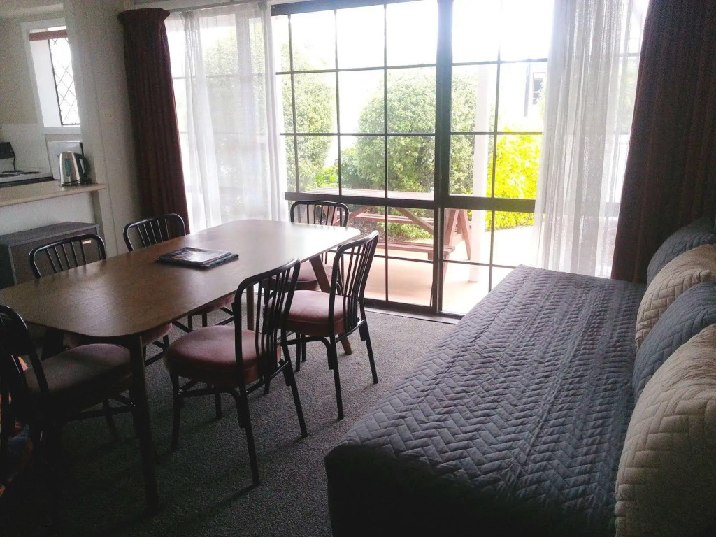 Riverlodge Motel