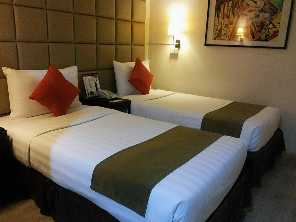 The Oracle Hotel