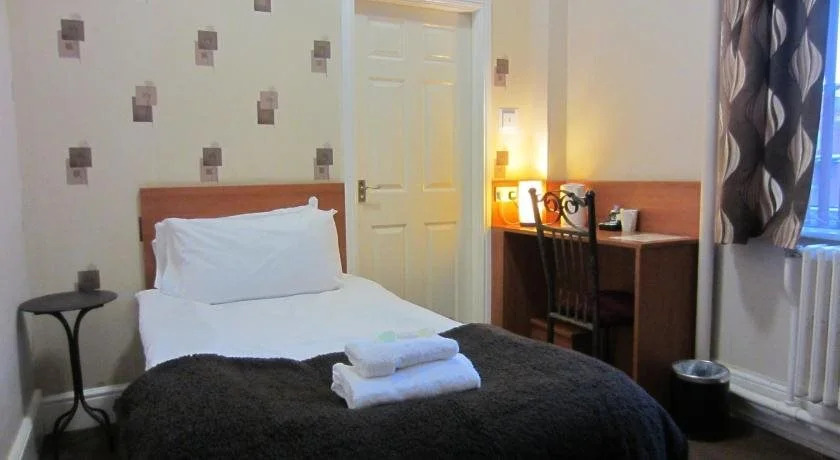 Grail Court Hotel