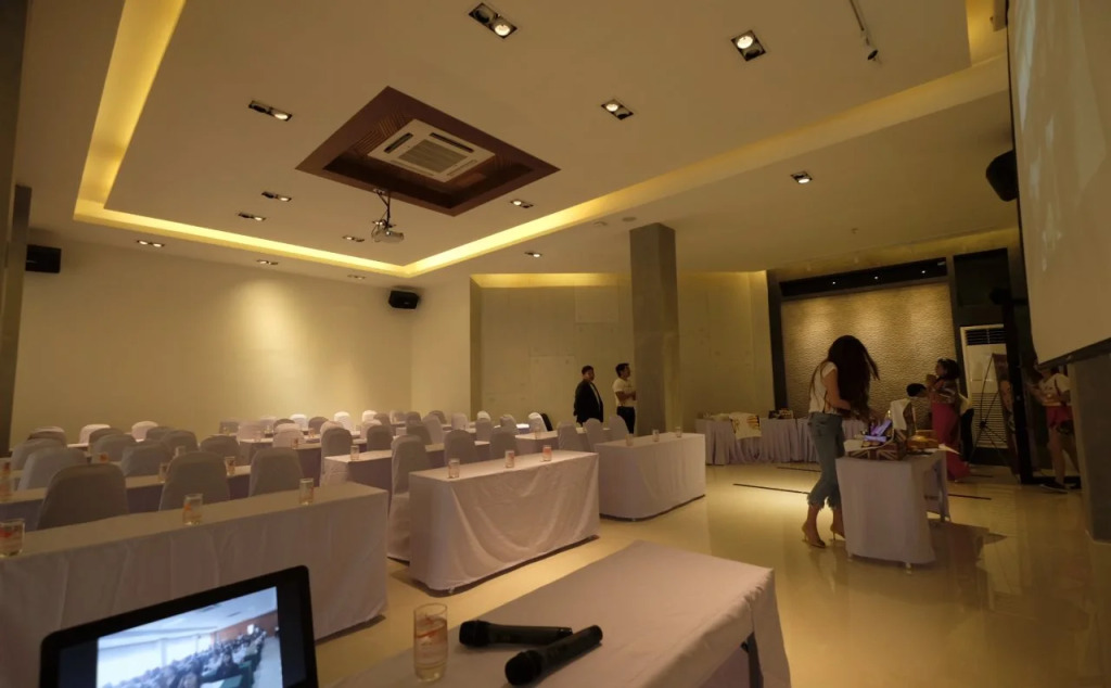 The Rich Hotel