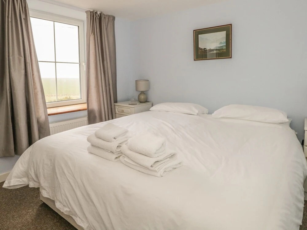2 Park Nook Close