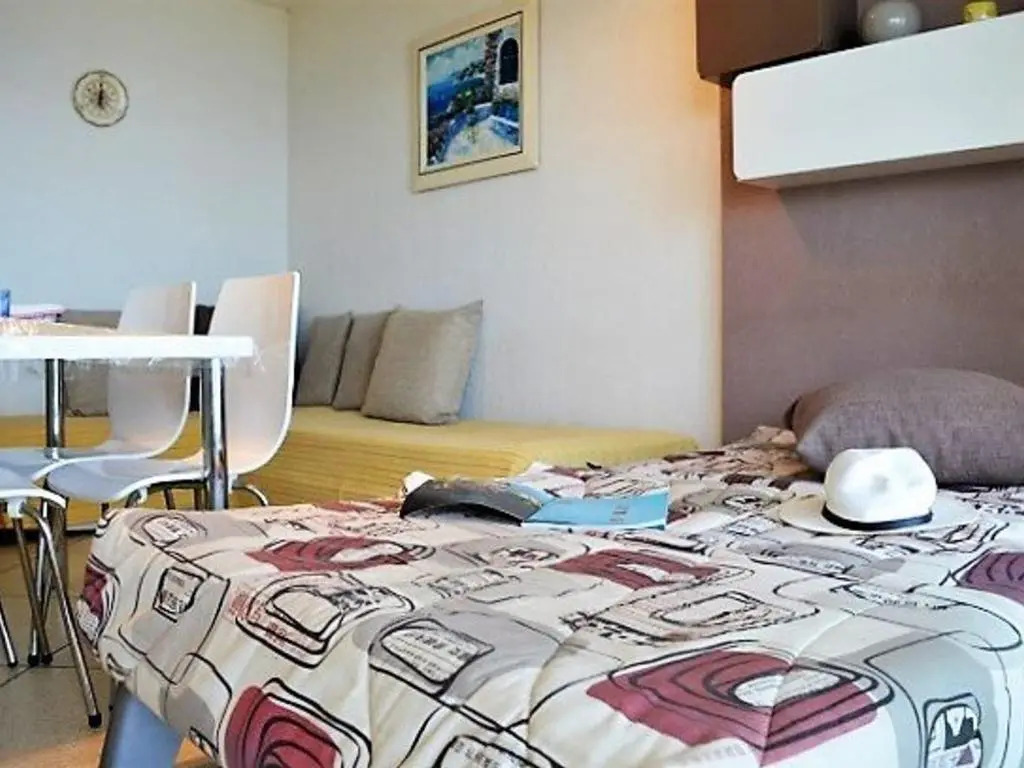 Appartement Le Lavandou, 1 pièce, 3 personnes - FR-1-251-252