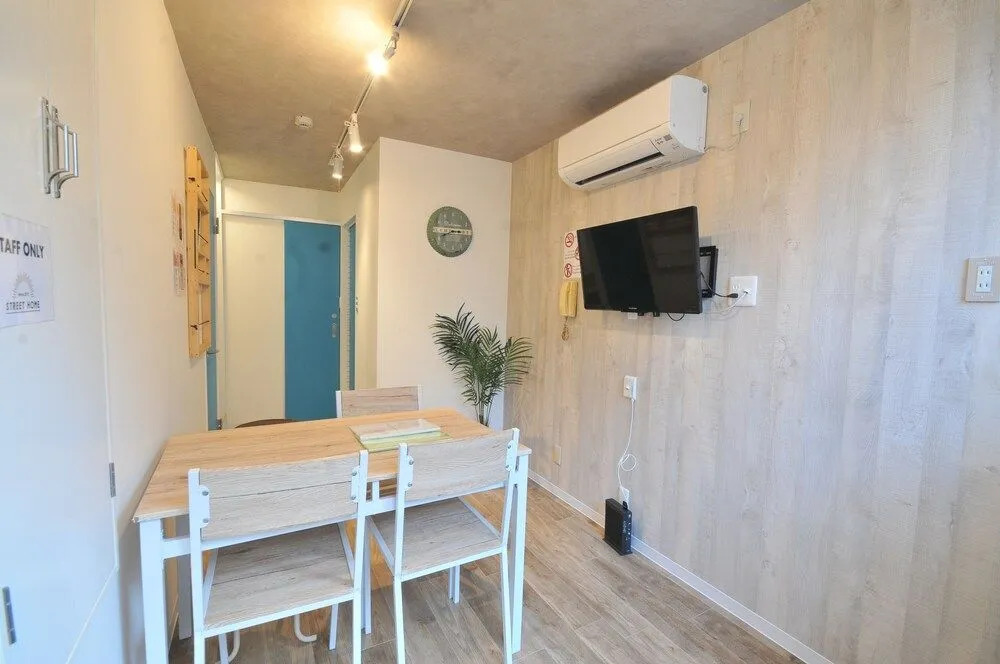 Condominium House in Osaka Namba