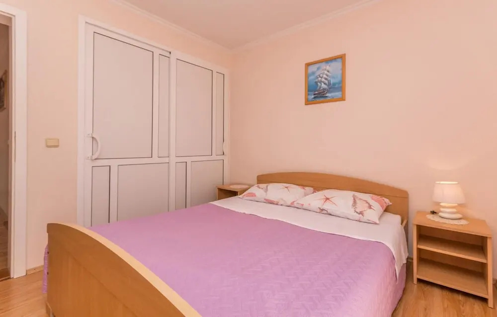 Nice Apartment in Drage, Pakostane With Sauna, Wifi and 2 Bedrooms