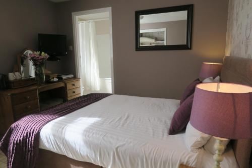 Ben Loyal Hotel