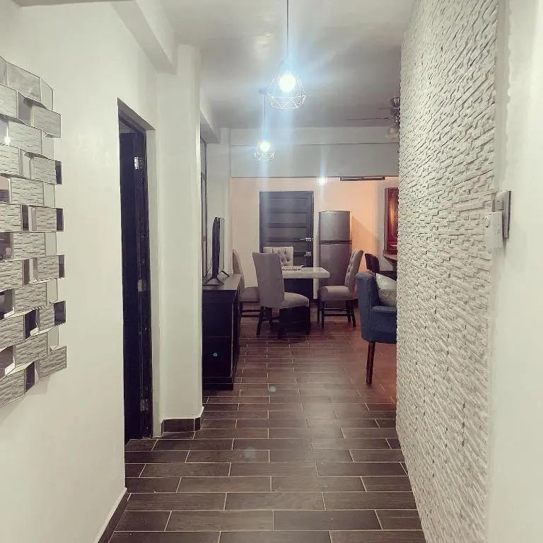 Agradable y caluroso apartamento de 3 recamaras y 2 Baños Completos recién remodelado