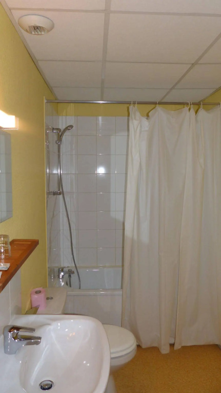 Abc Hotel