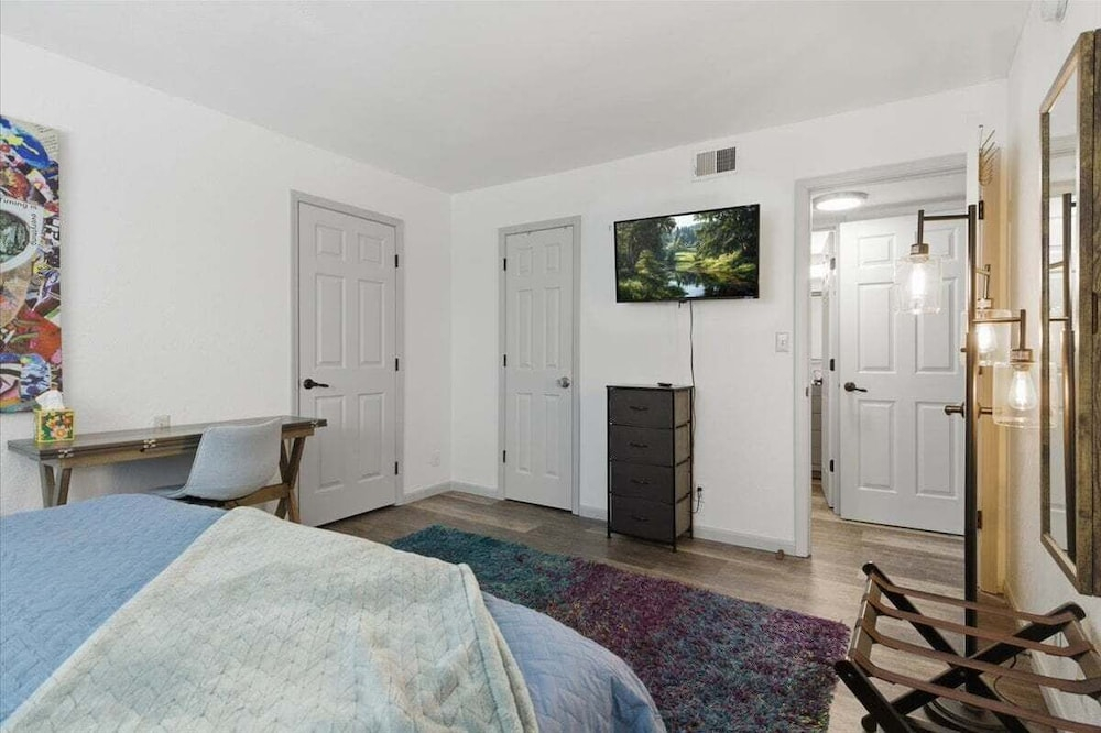 Prime Osage Beach Home, Pet-friendly w/ Garage Near Margaritaville, Dining & Golf