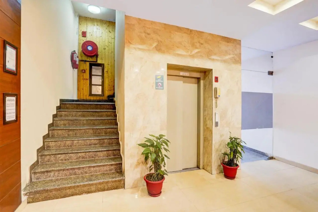 OYO Rooms Railway Station Raja Road 1