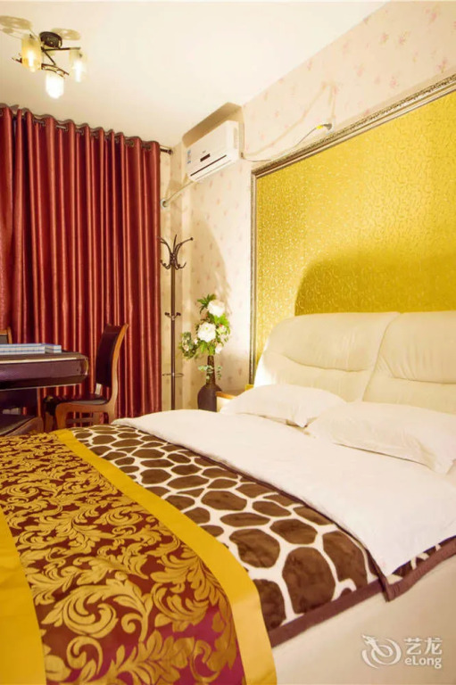 Chongqing Yelaixiang Hotel