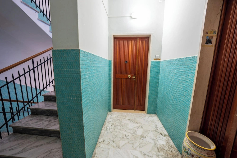 MARINELLI HOUSE - Song Parthenope