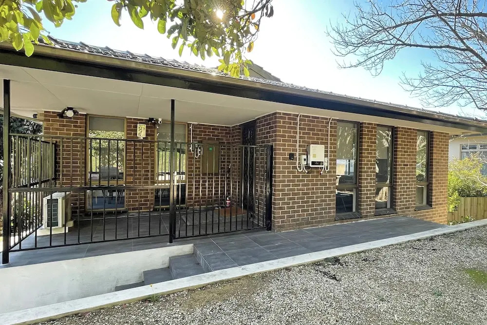 Maroondah 3BR Brick Entire Home Free Wi-Fi Parking