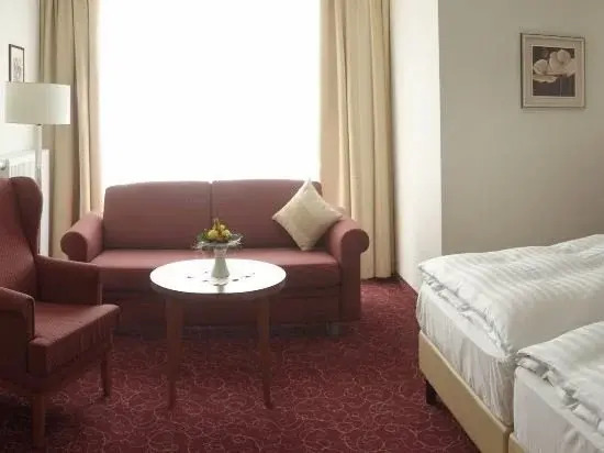 H Perl Hotel-Restaurant
