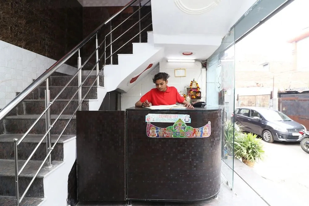 OYO 28331 Hotel Keshav-a Unit Of Ghaziabad Inn