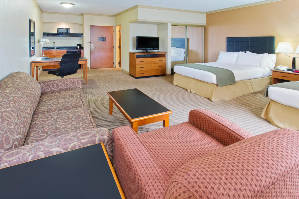 Holiday Inn Express Hotel & Suites Irving DFW Airport North by IHG